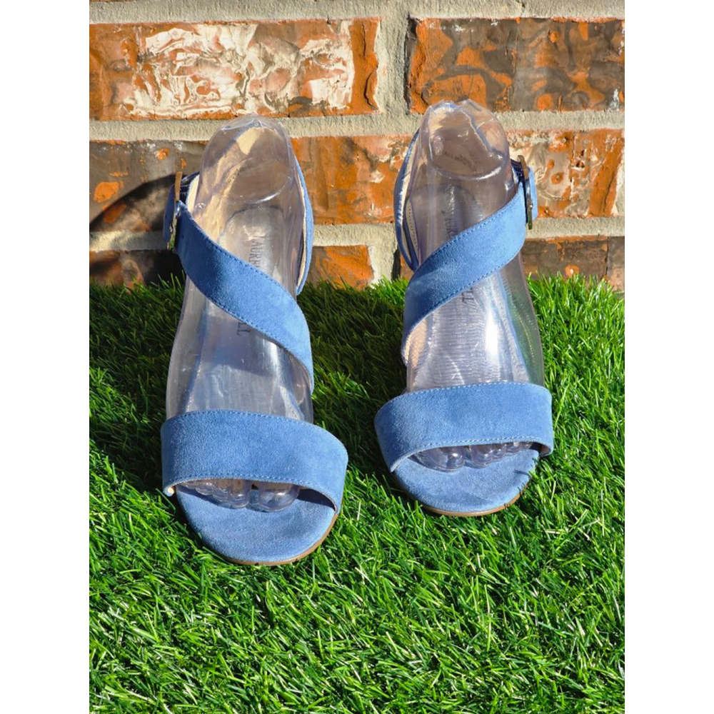 Lauren Blakwell Blue Wedge Sandals – Women’s Size 8.5